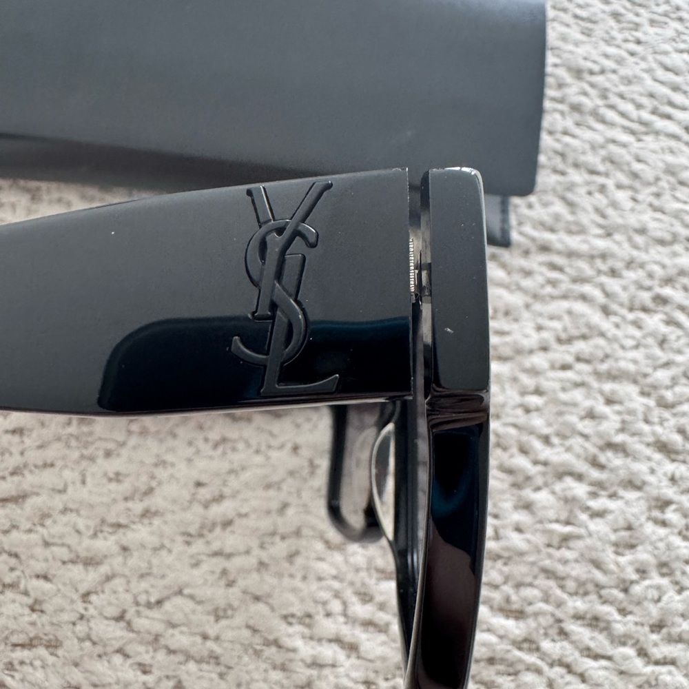 Saint Laurent sunglasses 100% authentic - Picture 5 of 7